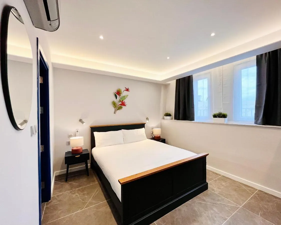 Sliema 8 Bedroom House With Pool Ferienhaus
