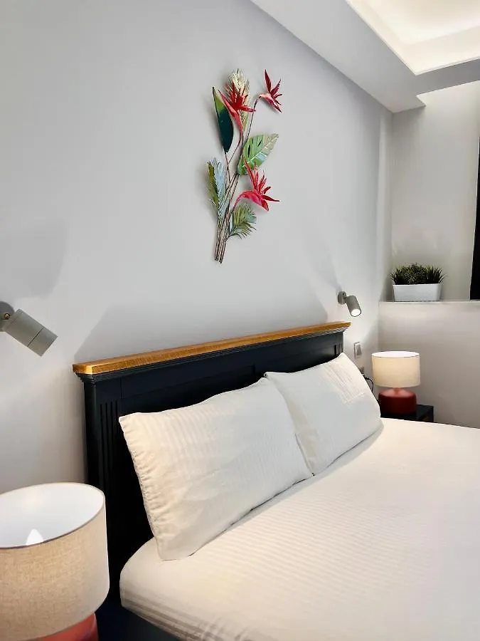 Sliema 8 Bedroom House With Pool